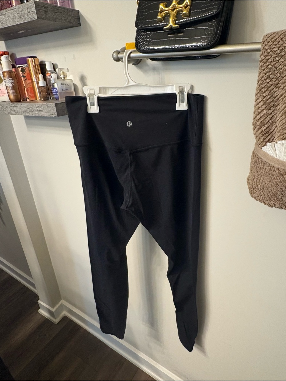 Lululemon Leggings size 10🤍 - Picture 3 of 3